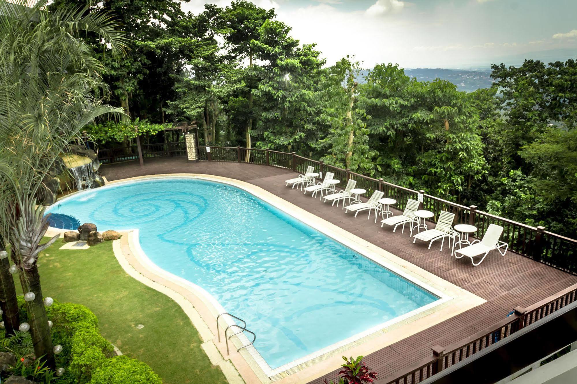 Eugenio Lopez Center Hotel Antipolo Buitenkant foto