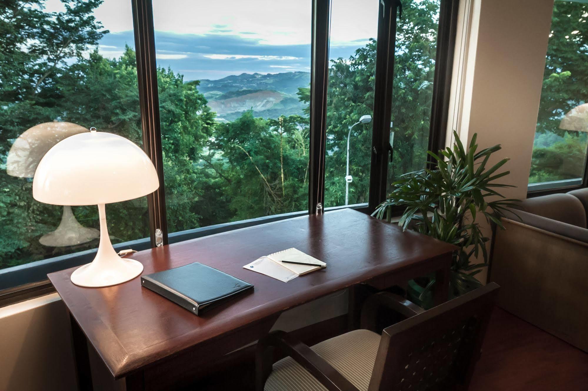 Eugenio Lopez Center Hotel Antipolo Buitenkant foto