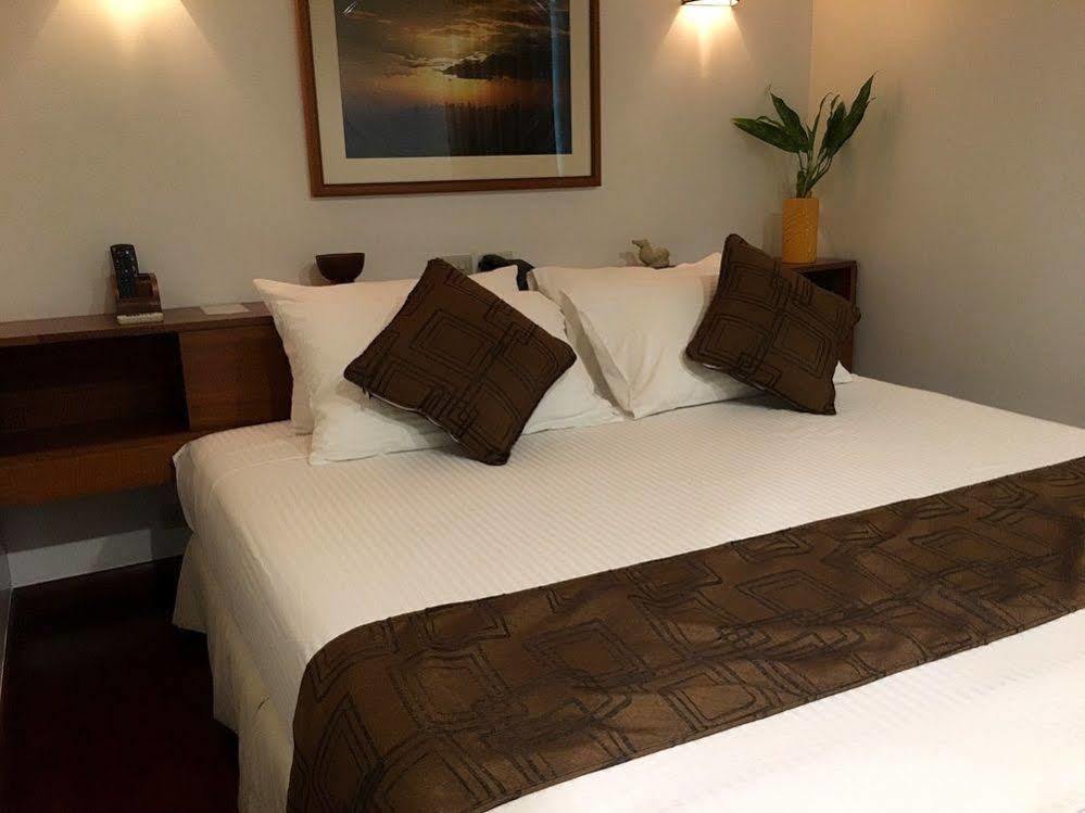 Eugenio Lopez Center Hotel Antipolo Buitenkant foto